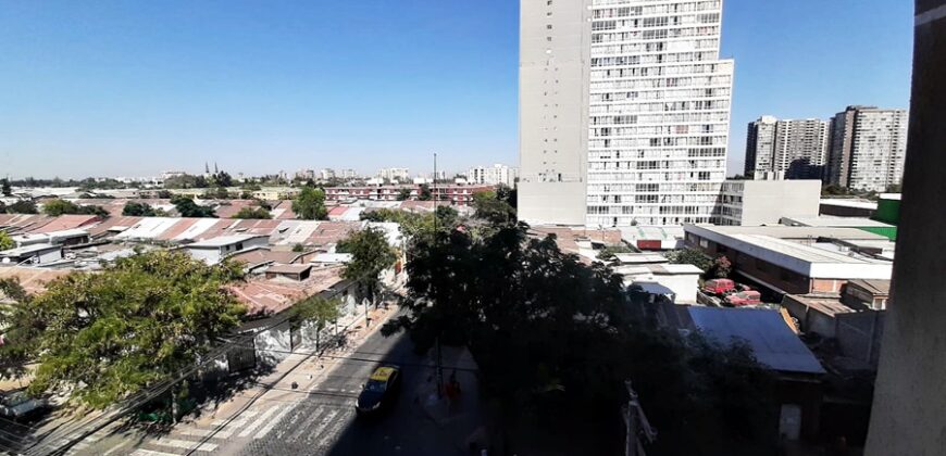 Cómodo Departamento Independencia. 3d, 1b + Est. Incluido En El Valor a 300mt Mall