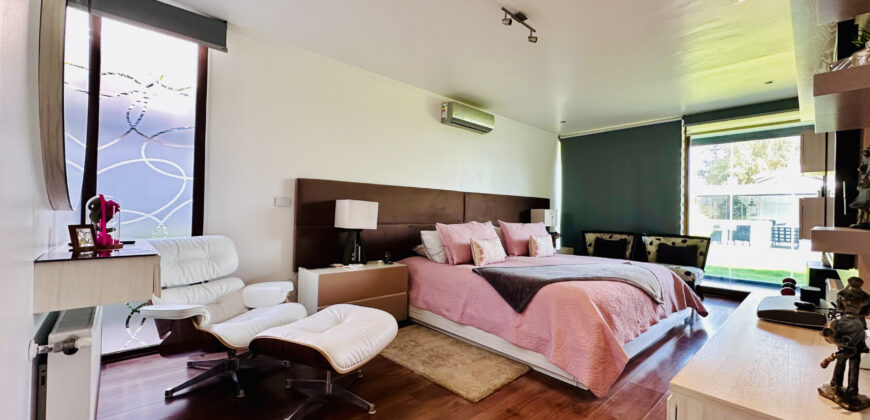 Hermosa casa en Liquido por viaje. Con vista la valle de la ciudad de Santiago
