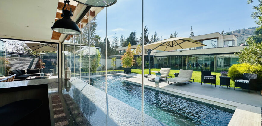 Hermosa casa en Liquido por viaje. Con vista la valle de la ciudad de Santiago
