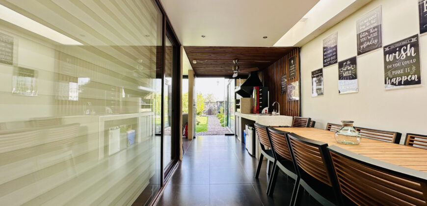 Hermosa casa en Liquido por viaje. Con vista la valle de la ciudad de Santiago