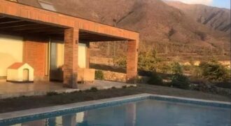 Las Pirca Peñalolen Hermosa casa en los faldones de la cordillera